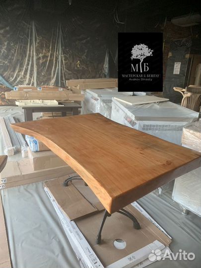 Кухонный стол из слэба