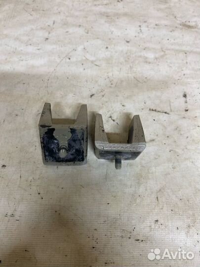 Отбойник Крышки багажника Mercedes-Benz C-Class