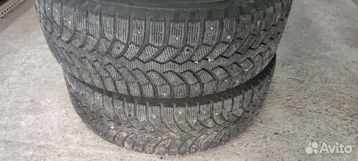 Bridgestone Blizzak Spike-01 255/70 R16