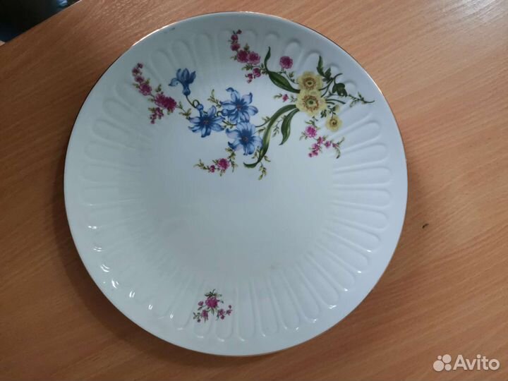 Тарелки и блюда