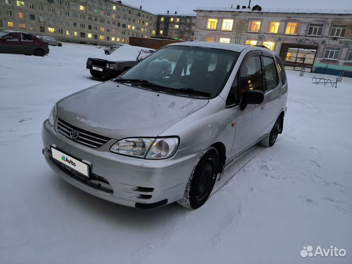 Toyota Corolla Spacio 1.6 AT, 2000, 299 999 км