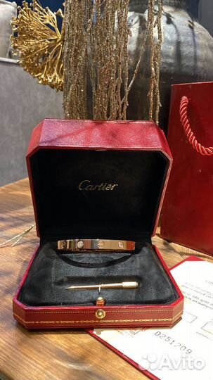 Браслет Cartier Love с бриллиантами