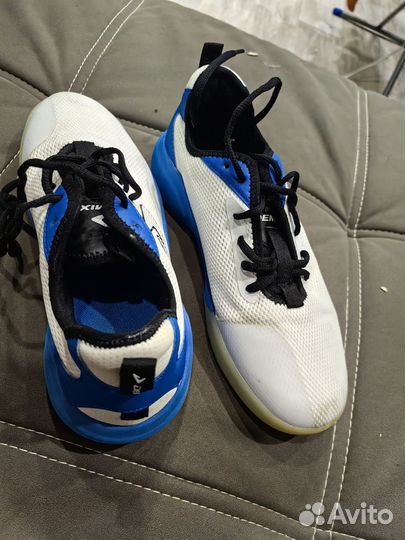 Кроссовки мужские 40 размер бу