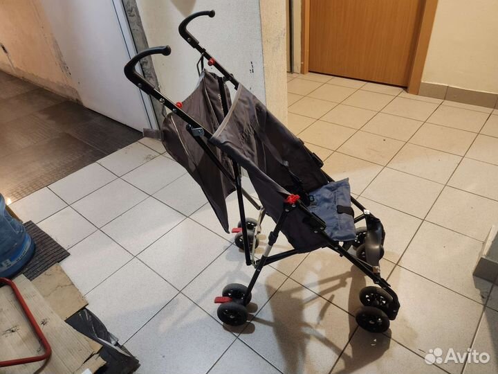 Прогулочная коляска трость