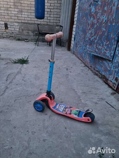 Нерабочий Самокат