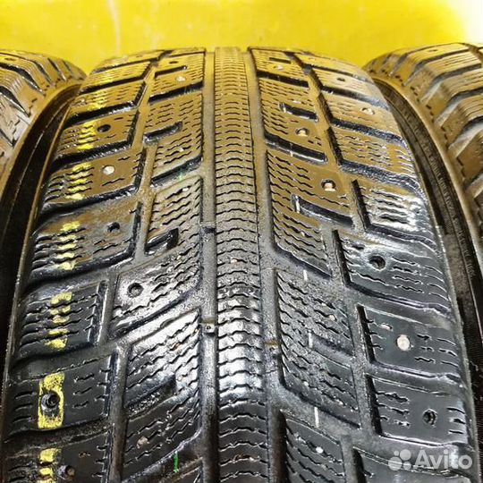 Kumho I'Zen KW22 215/60 R16