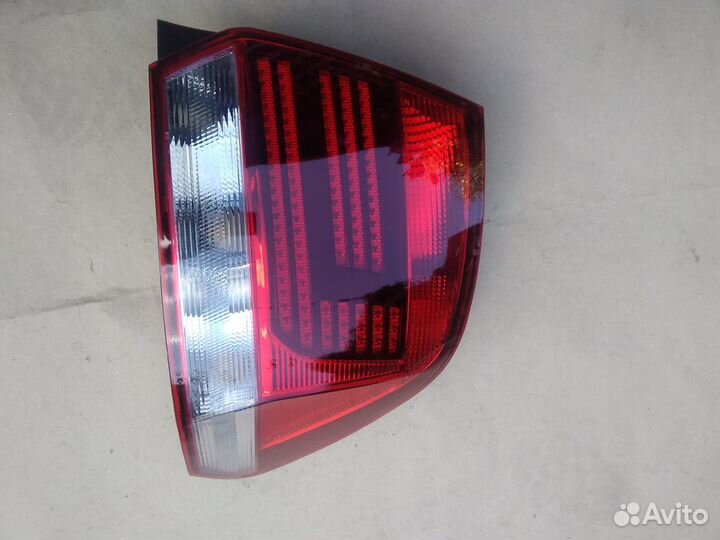 Volkswagen Polo 5 фонарь правый