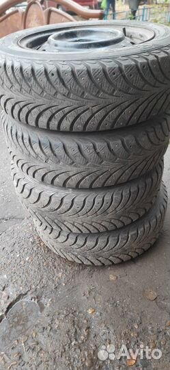 Sava Eskimo Stud 185/65 R15 82