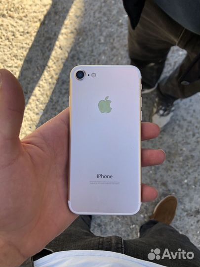 iPhone 7, 32 ГБ