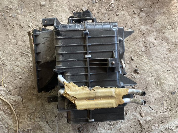 Отопитель в сборе (печка) Hyundai Santa Fe SM 2004