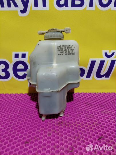 Бачок главного тормозного цилиндра Volkswagen Pass