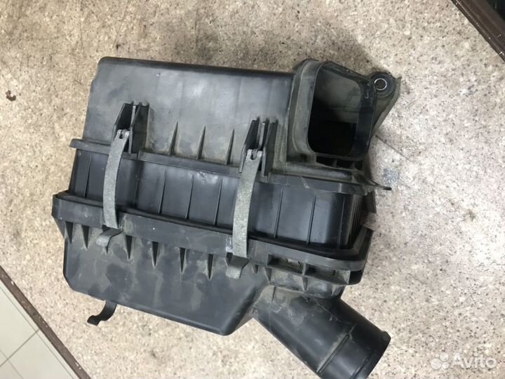 Корпус воздушного фильтра Мицубиси Ланцер 10