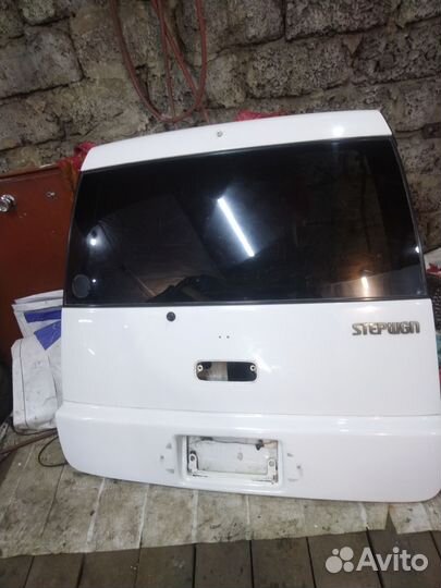Дверь багажника honda stepwgn