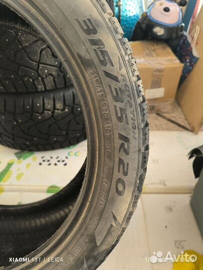 Pirelli Ice Zero 275/40 R20 и 315/35 R20 110T