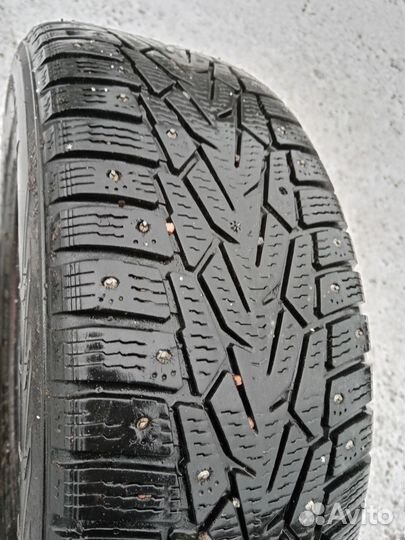 Nokian Tyres Hakkapeliitta 7 215/65 R16 102T