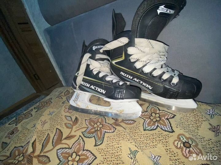 Коньки хоккейные