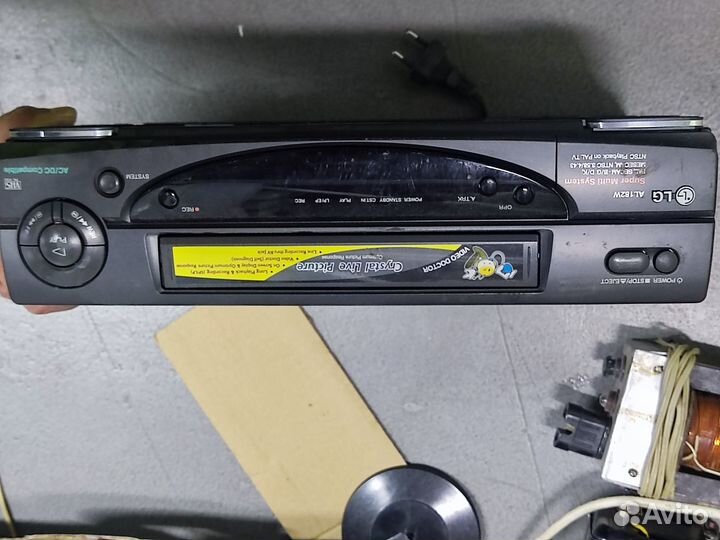 Видеомагнитофон LG AL182W