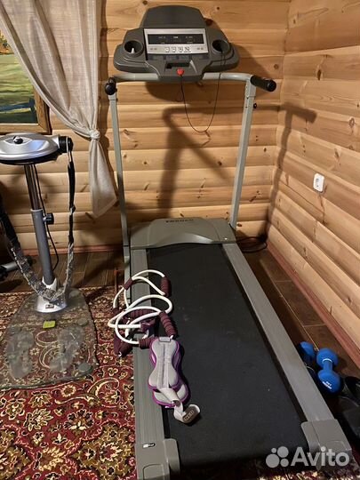 Спрортивный инвентарь,беговая дорожка