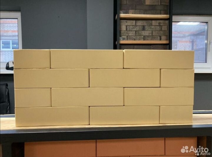 Кирпич лицевой светлый желтый