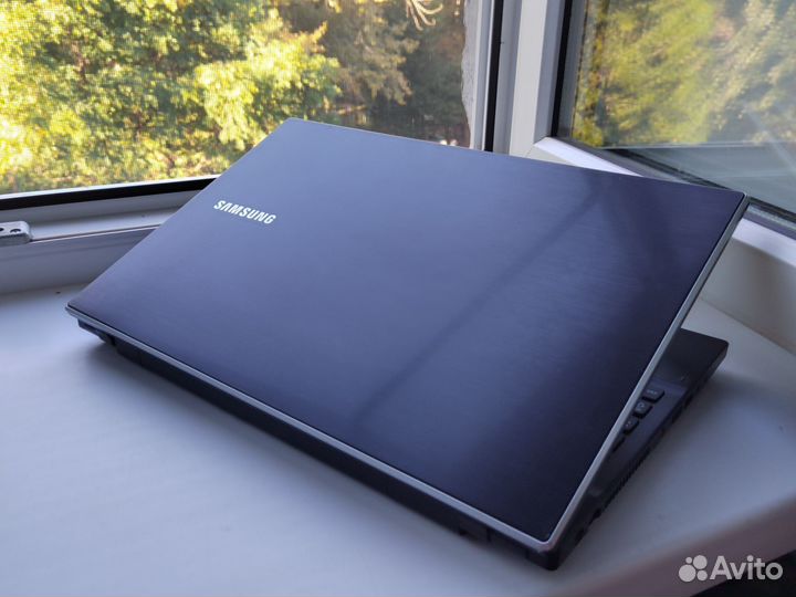 Мощный Samsung/i5-2410/4GB/GT 520MX 2GB/HDD 500GB