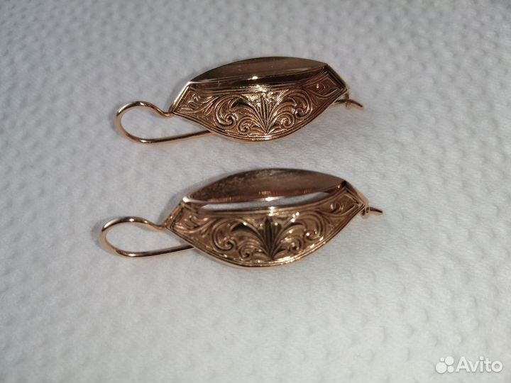 Золотые серьги