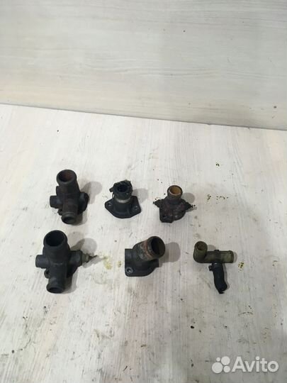 Фланец системы охлаждения Ауди 80 Б3 Б4