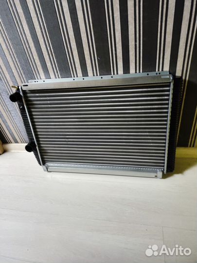 Радиатор охлаждения УАЗ патриот