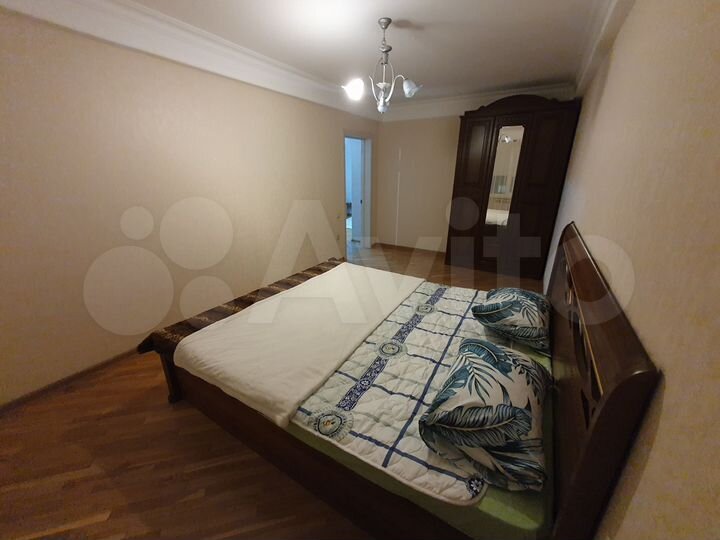 2-к. квартира, 77 м², 6/9 эт.