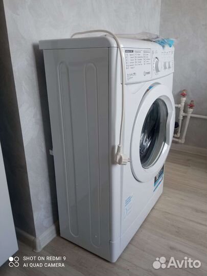 Стиральная машина узкая новая Indesit