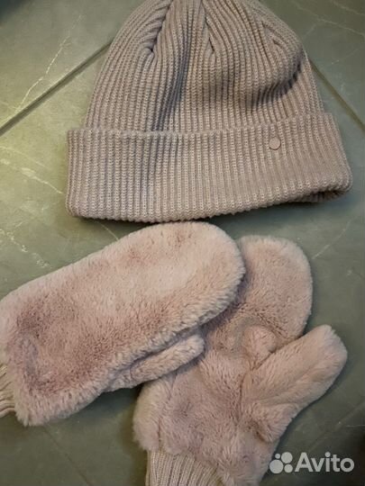 Шапка и варежки hm