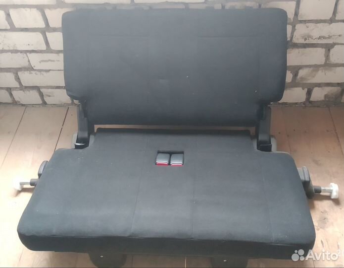 Третий ряд сидений Mitsubishi Pajero 4