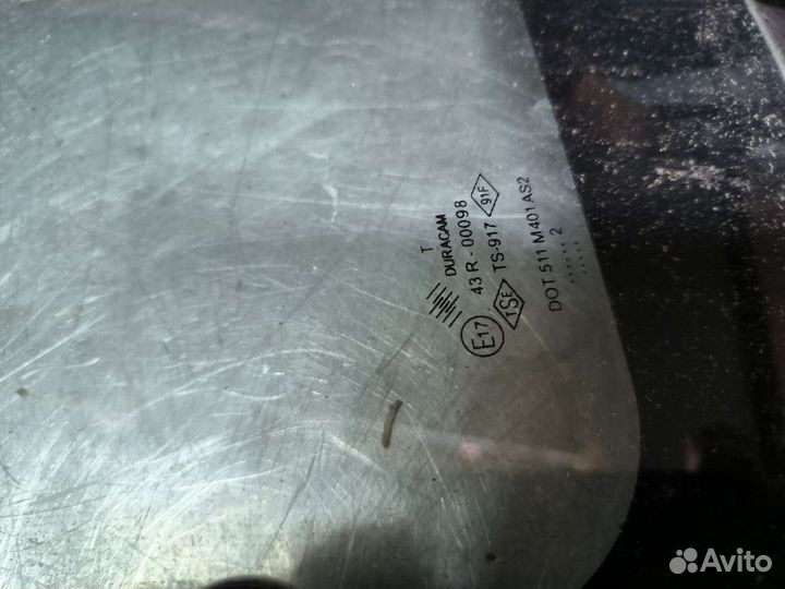 LADA Largus форточка заднего крыла левая правая