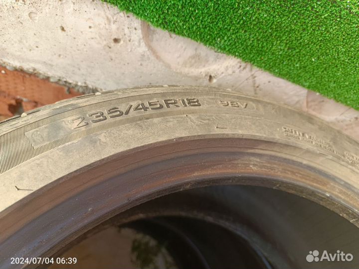 Triangle TR968 235/45 R18