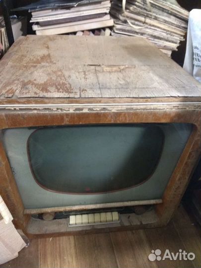 Ламповый телевизор старинный