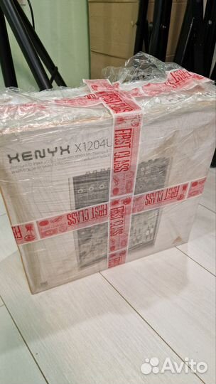 Микшерный пульт Behringer xenyxx1204USB