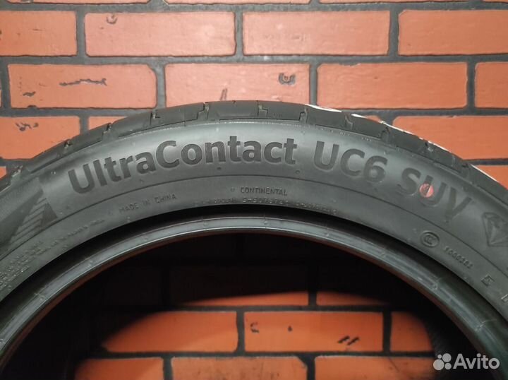 Continental ContiUltraContact UC6 235/50 R19 99V