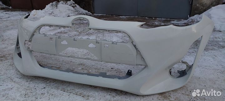 Бампер передний Totota Aqua