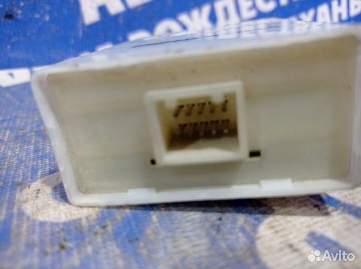 Блок управления двери Nissan Teana J31 седан