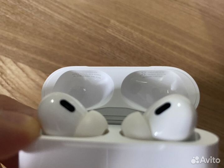 Apple AirPods Pro 2nd generation USB-C (mtjv3)