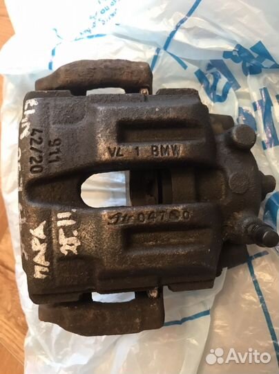 Задний правый суппорт bmw e90