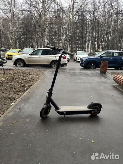 Электросамокат ninebot g30p