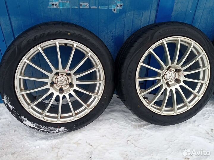 Колёса R18 Connoisseur с резиной разноширокие