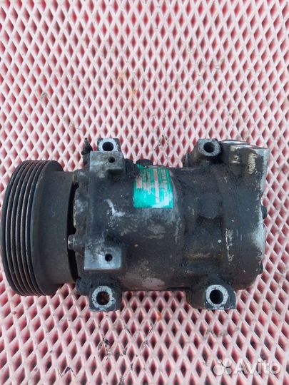 Компрессор кондиционера Renault Logan