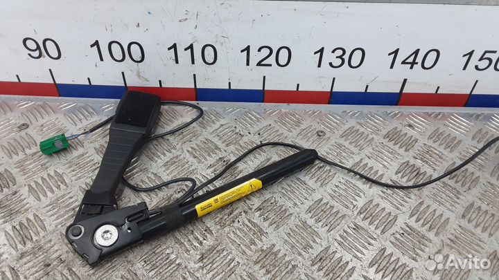 Защелка ремня безопасности на Опель Астра Н