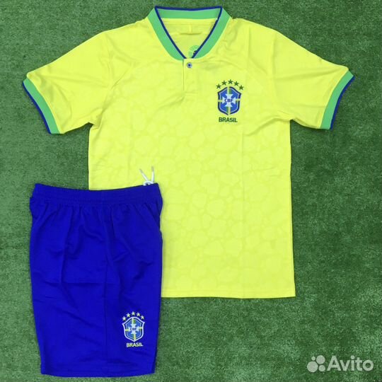 Футбольная форма сборнрй Бразилии 2022/23