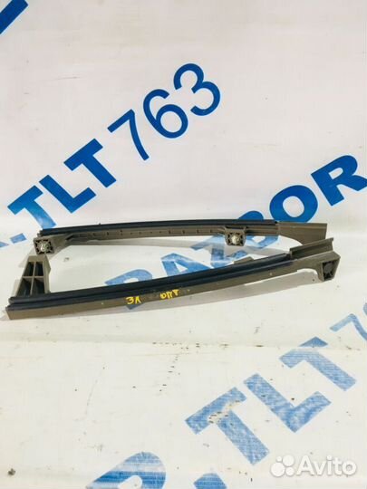 Направляющая заднего стекла KIA optima 4 JF 2.0 мт