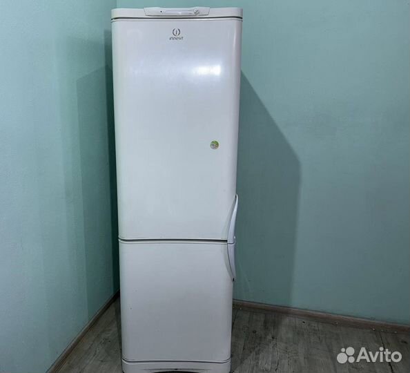 Холодильник бу indesit