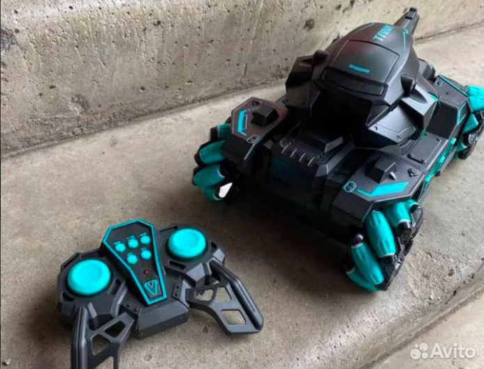 Машина - танк 2 пульта управления Дрифтит Стреляет