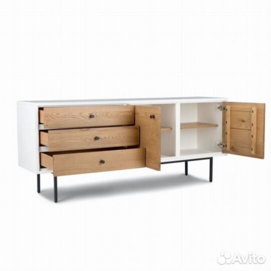 Деревянный комод для вещей