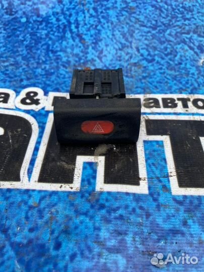 Кнопка аварийной сигнализации Opel Vectra B X18XE